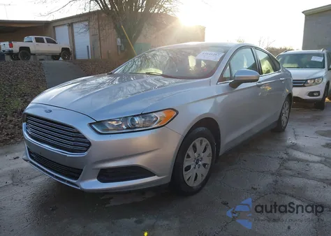 2014 Ford Fusion S z USA, uszkodzony, nr VIN 1FA6P0G7XE5368422